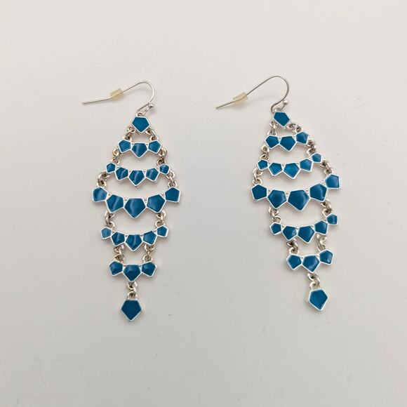 AVON Summer Getaway Chandelier Earrings Teal Blue Turquoise Jewelry - Picture 1 of 4